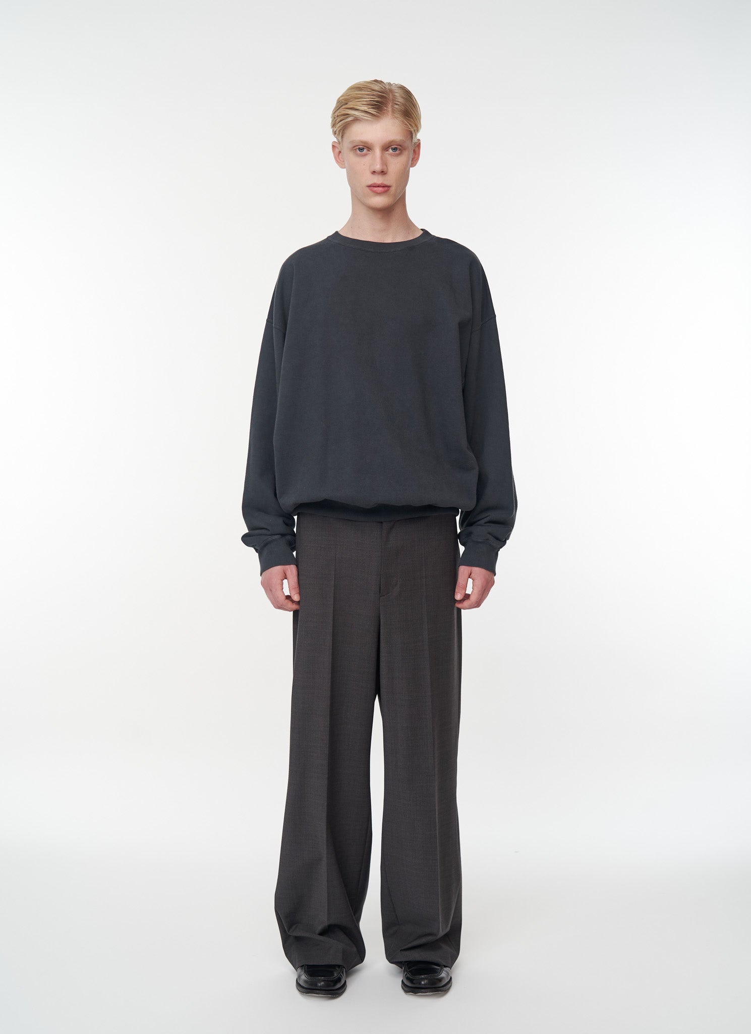 モデル:身長185cm 着用サイズ:42