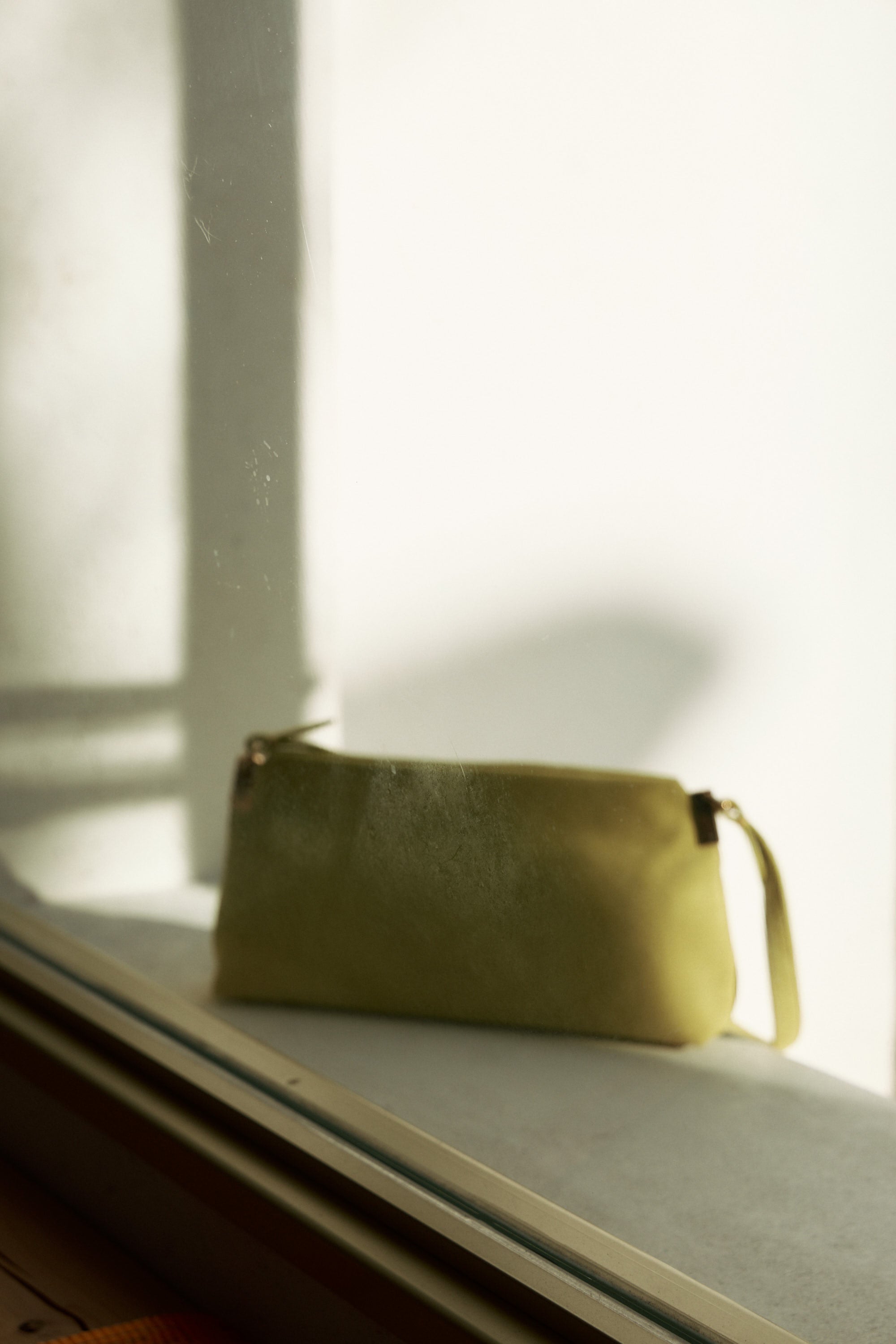 【26FW展示会】Aurora Baguette Suede