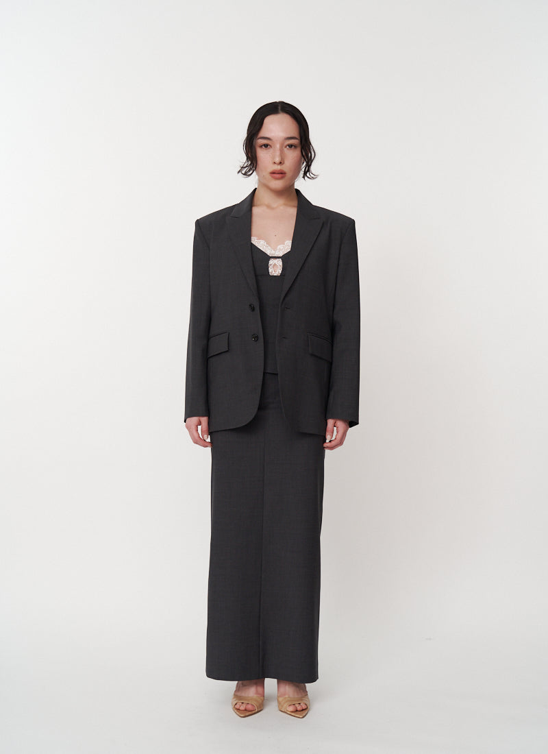 モデル：身長161cm　着用サイズ：38