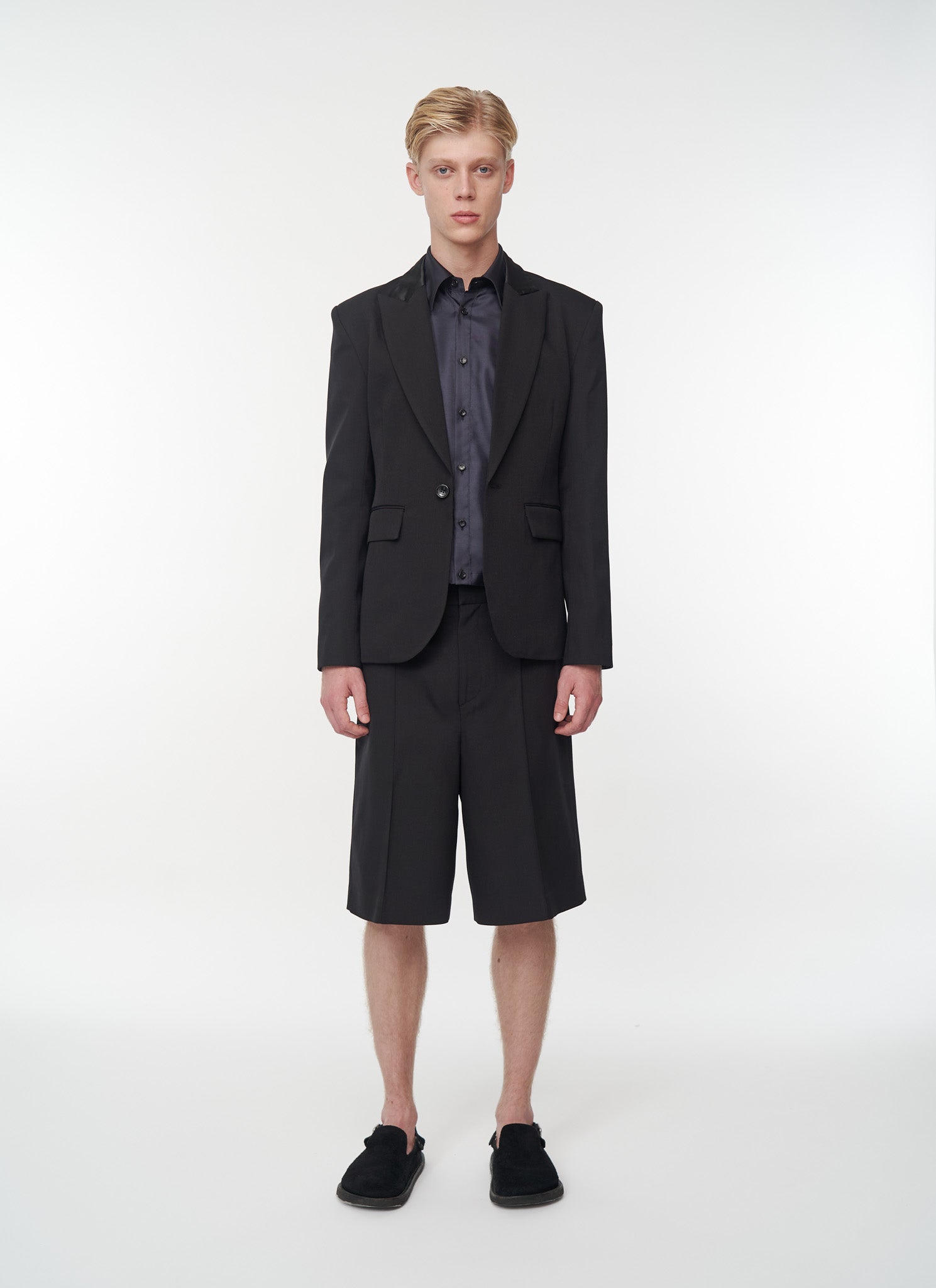 モデル：身長185cm　着用サイズ：40