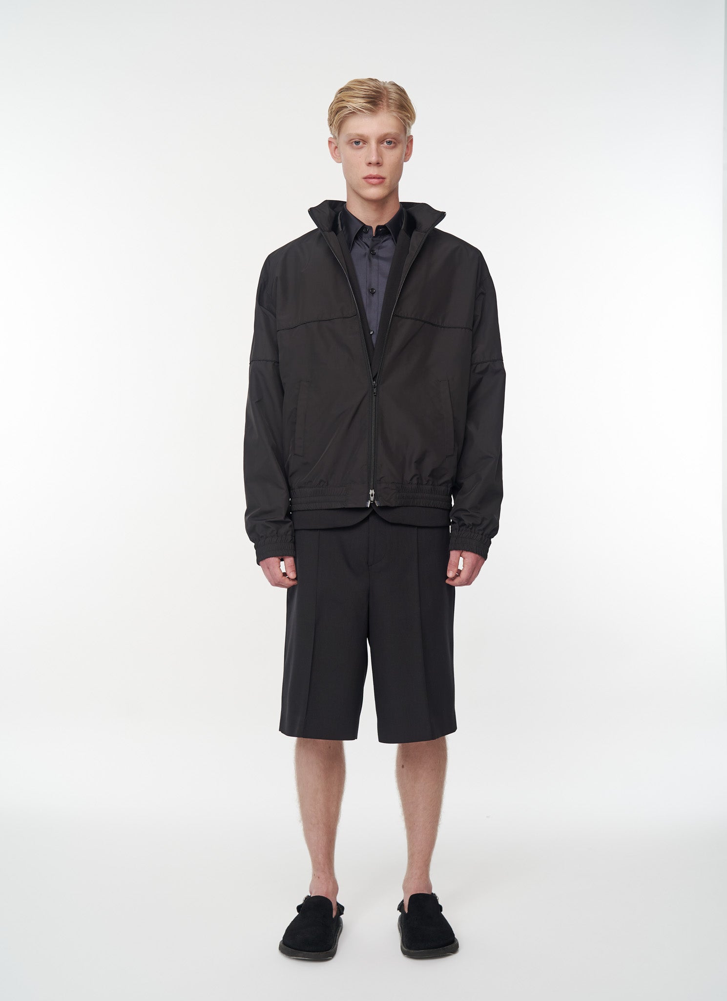 モデル：身長185cm　着用サイズ：40