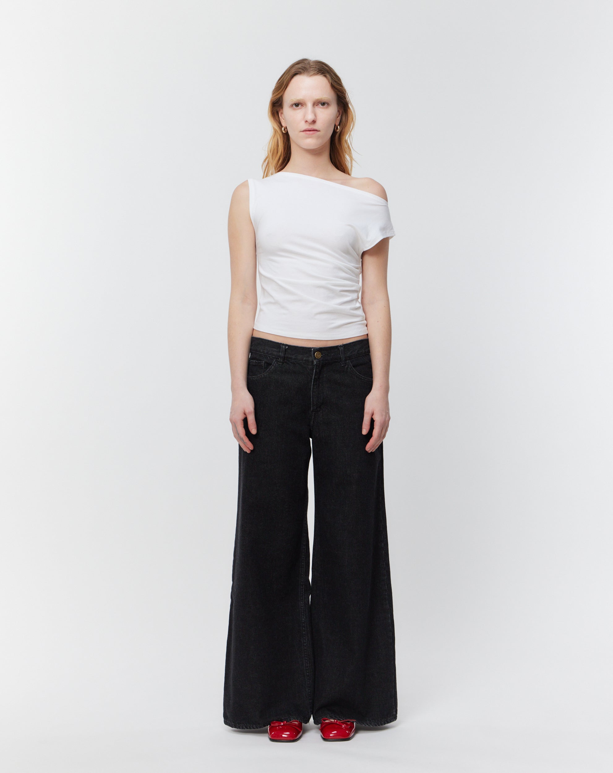 モデル：身長171cm　着用サイズ：26